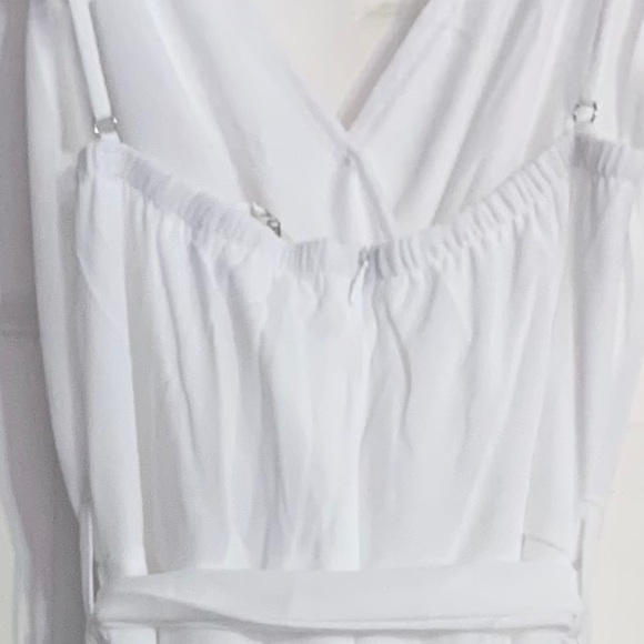❌DONATED❌White V-neck Surplice Adjustable Straps Maxi Shorts Romper - Picture 9 of 17